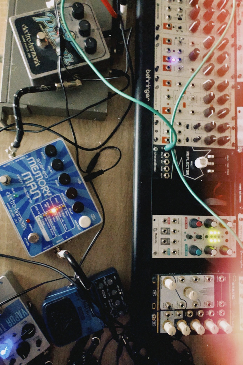 Pedalboard by monochrome featuring Electro-Harmonix Stereo Memory Man with Hazarai