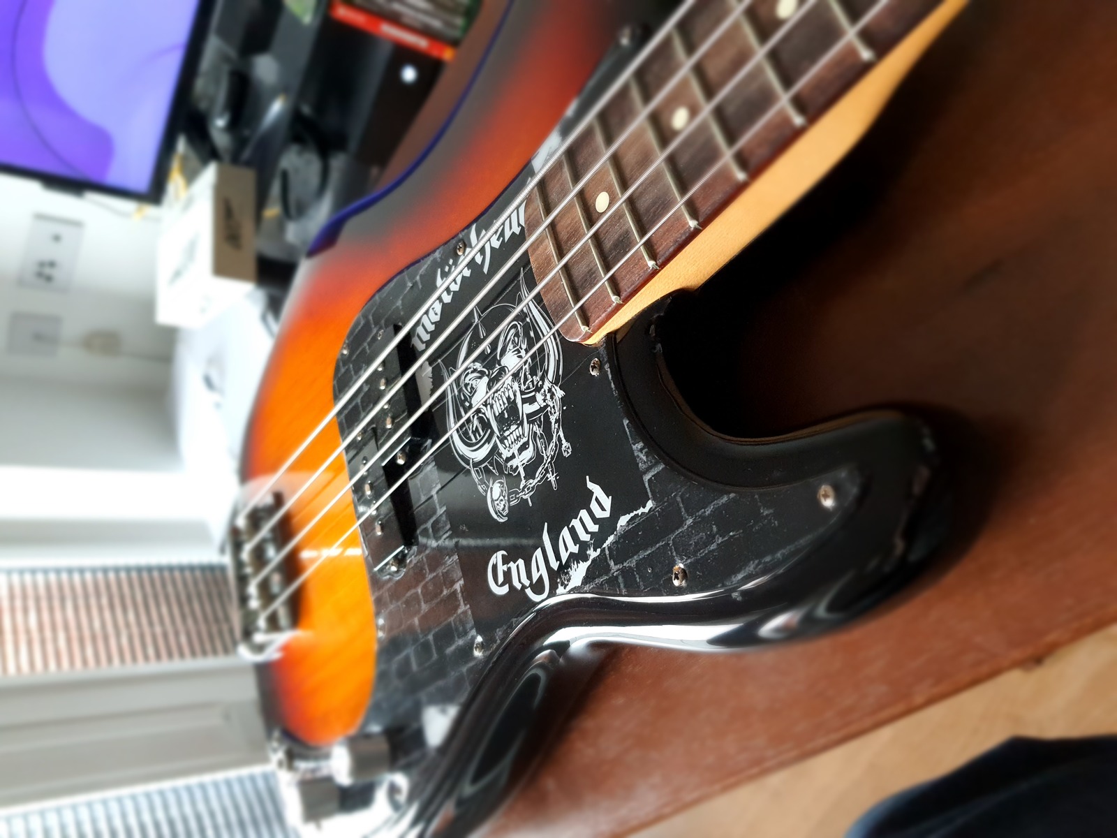 Music Gear Setup by bennohoundsuk featuring Fender American Professional Precision Bass