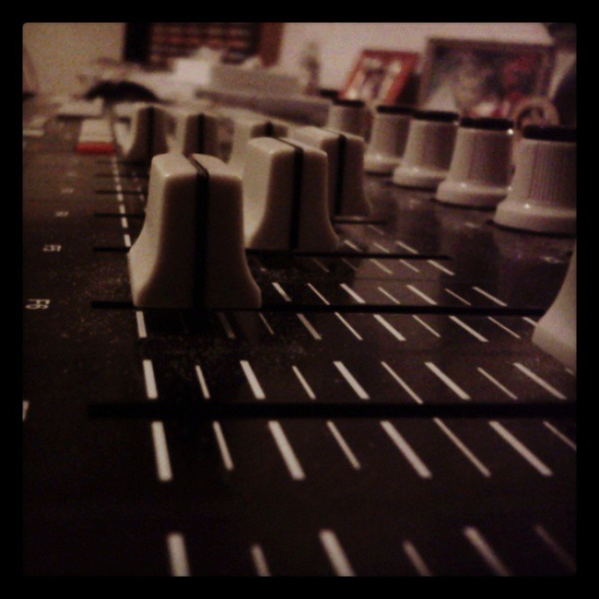 Hip Hop Music Gear Setup by deiveed featuring Akai Professional MPK49 USB MIDI Keyboard
