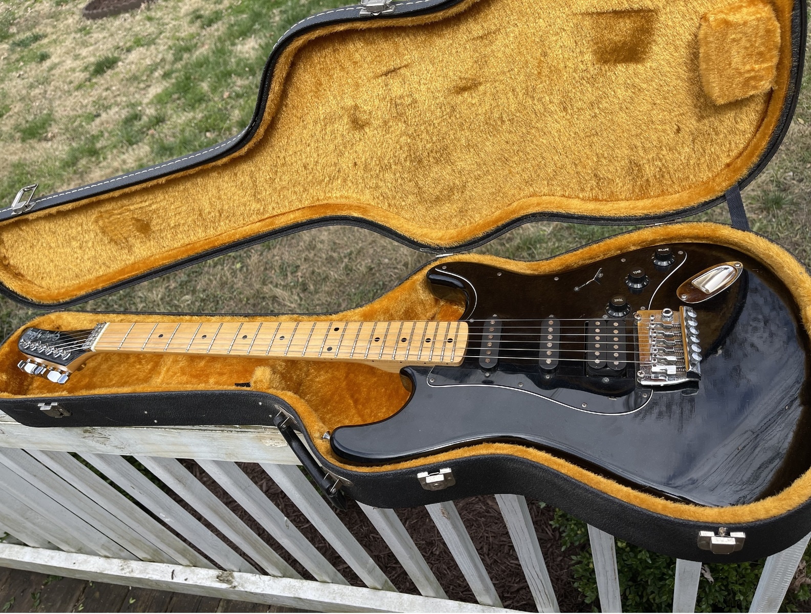 Music Gear Setup by emma_june featuring Epiphone by Gibson S400 Stratocaster, Electric Guitar and Epiphone S-400 1988
