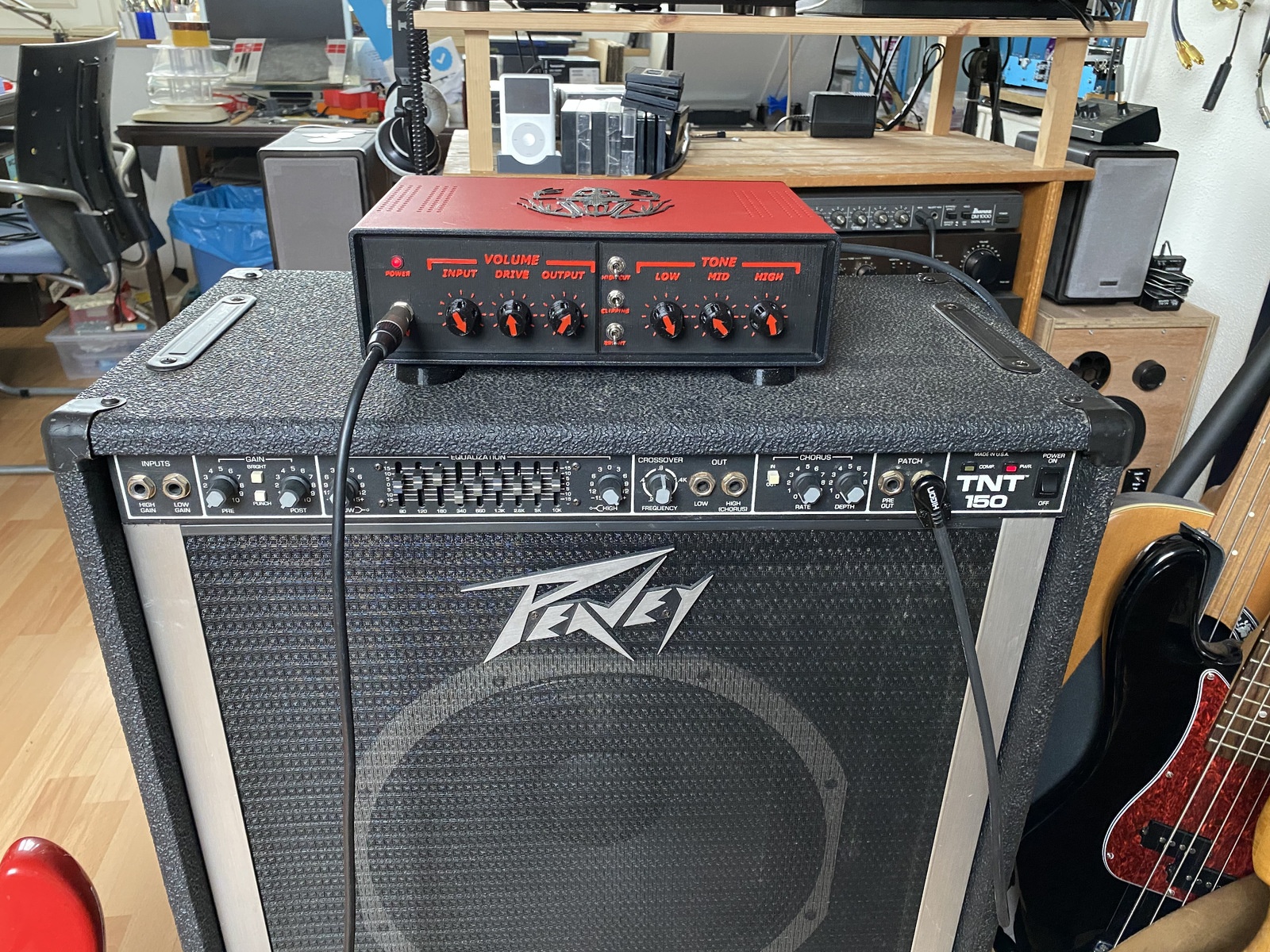 Peavey Music Gear Setup by bert_roelse featuring peavey tnt 150 and FrogPedals DIY tube preamp