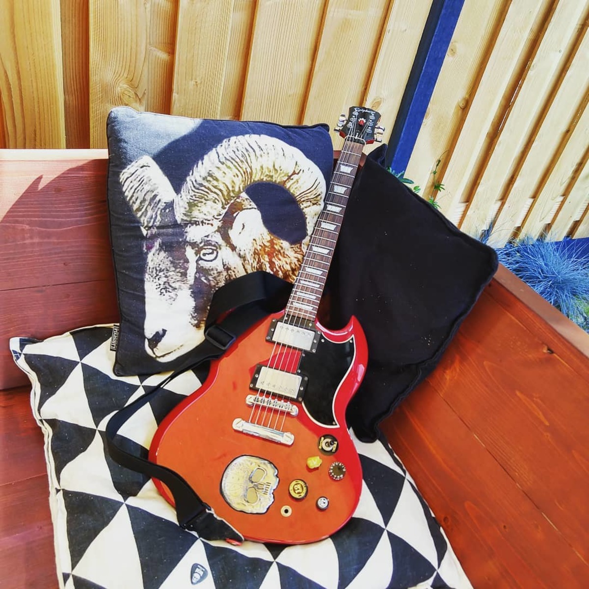 Music Gear Setup by dave_p featuring Epiphone SG G-400