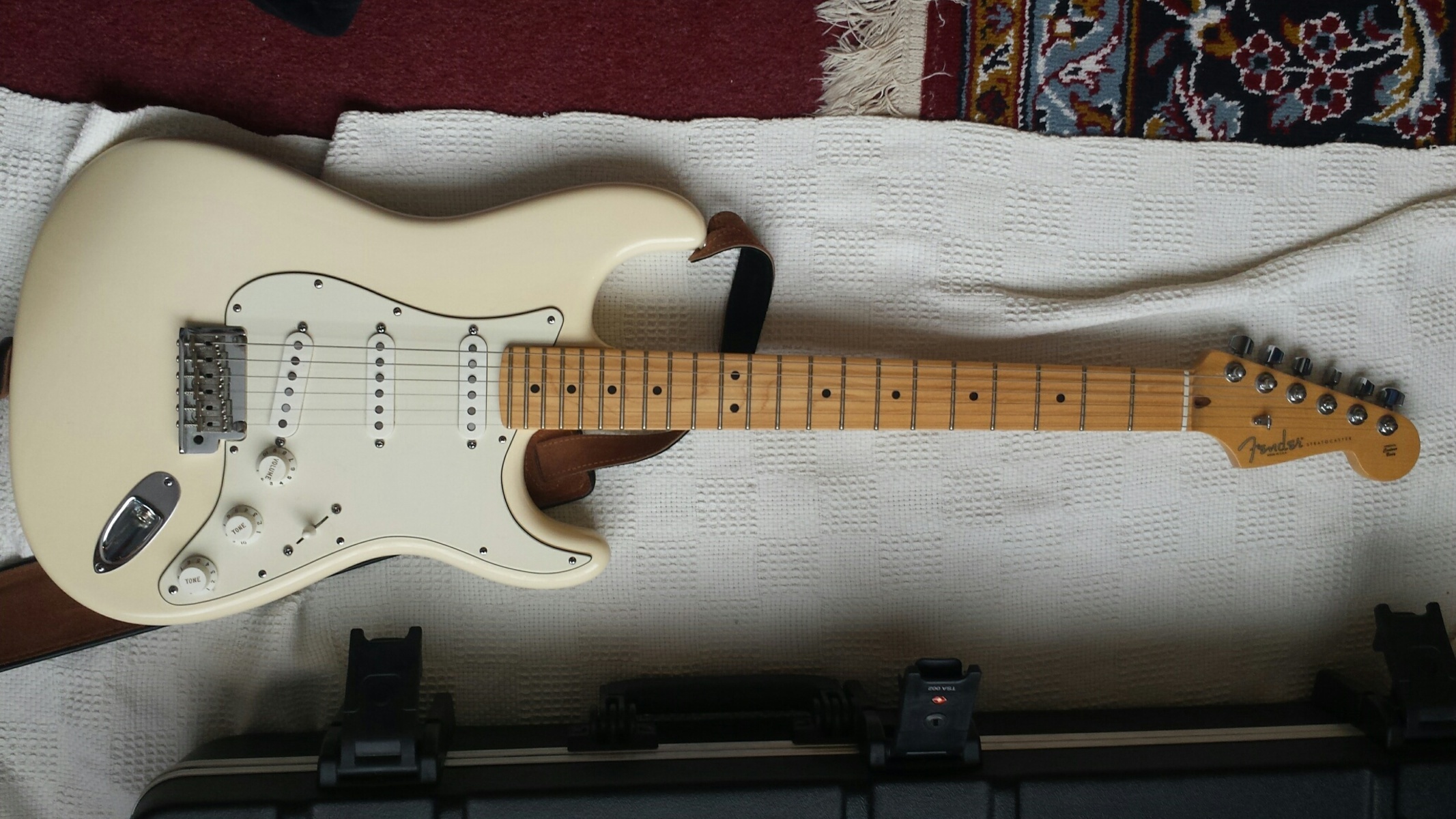 Music Gear Setup by aravin_dhillon featuring Fender American Standard Stratocaster