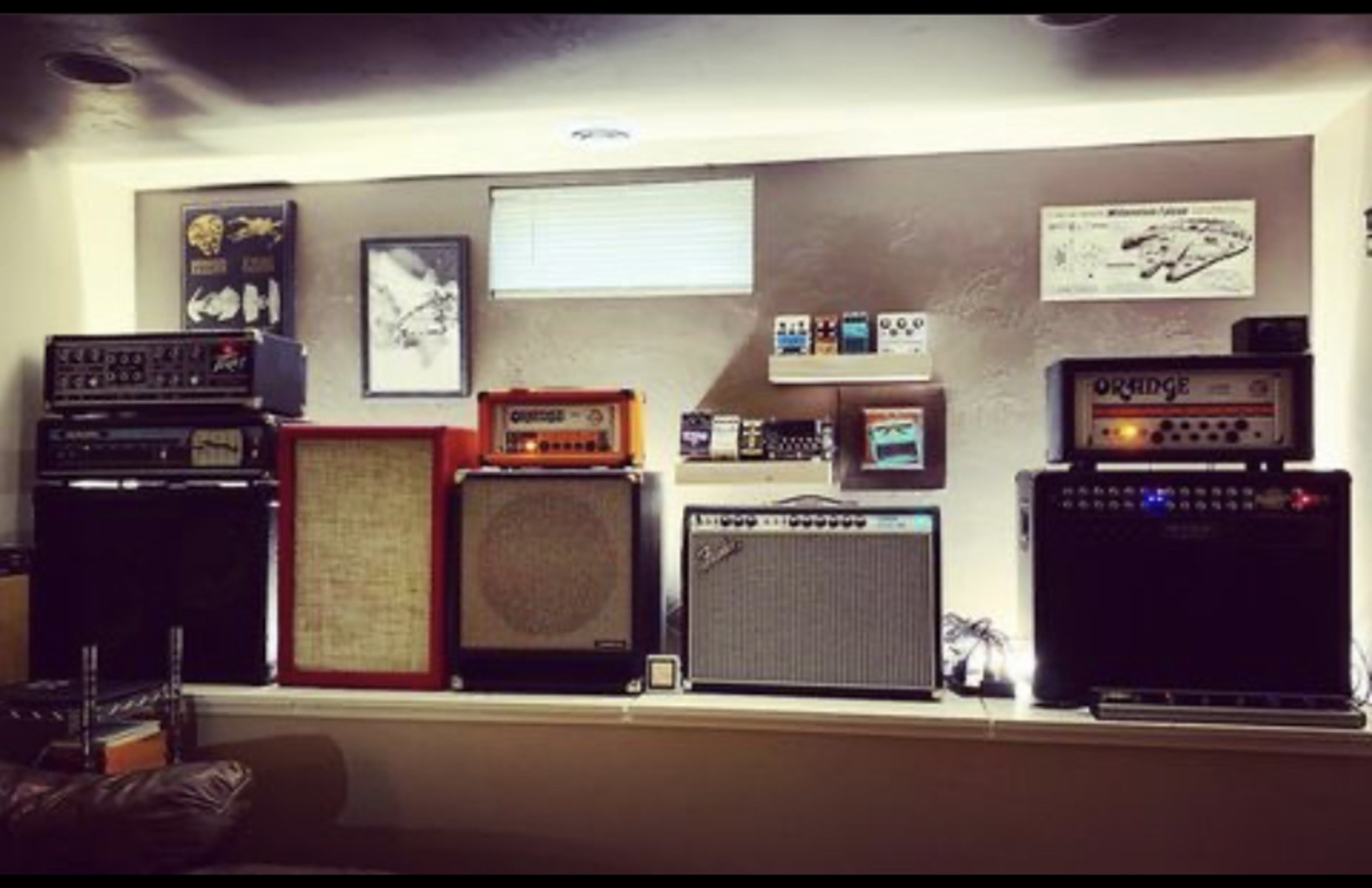 Country Studio Setup by derek_tanner featuring Fender 'Silverface' Vibrolux Reverb (1970-1980)
