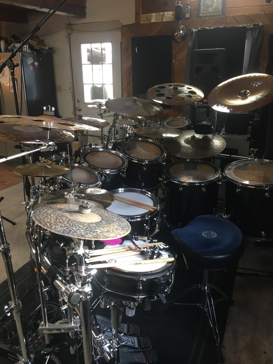 Metal Music Gear Setup by robert_colpritt featuring DW Performance Series kit