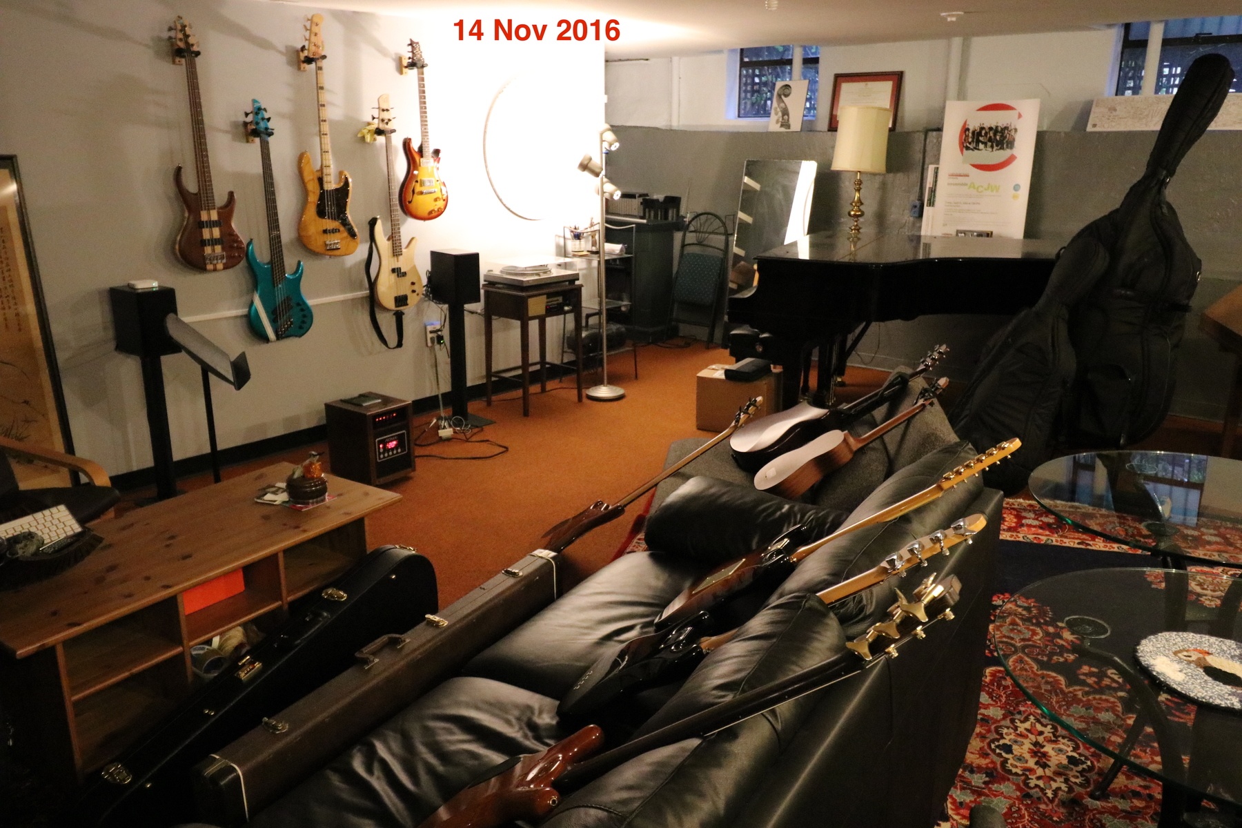 Jazz Bass Rig by rossmacdonaldbass featuring Dingwall Lee Sklar Signature, Warwick Corvette FNA Jazzman 5-string, and Sadowsky Metro UV70 and 7 more pieces of gear