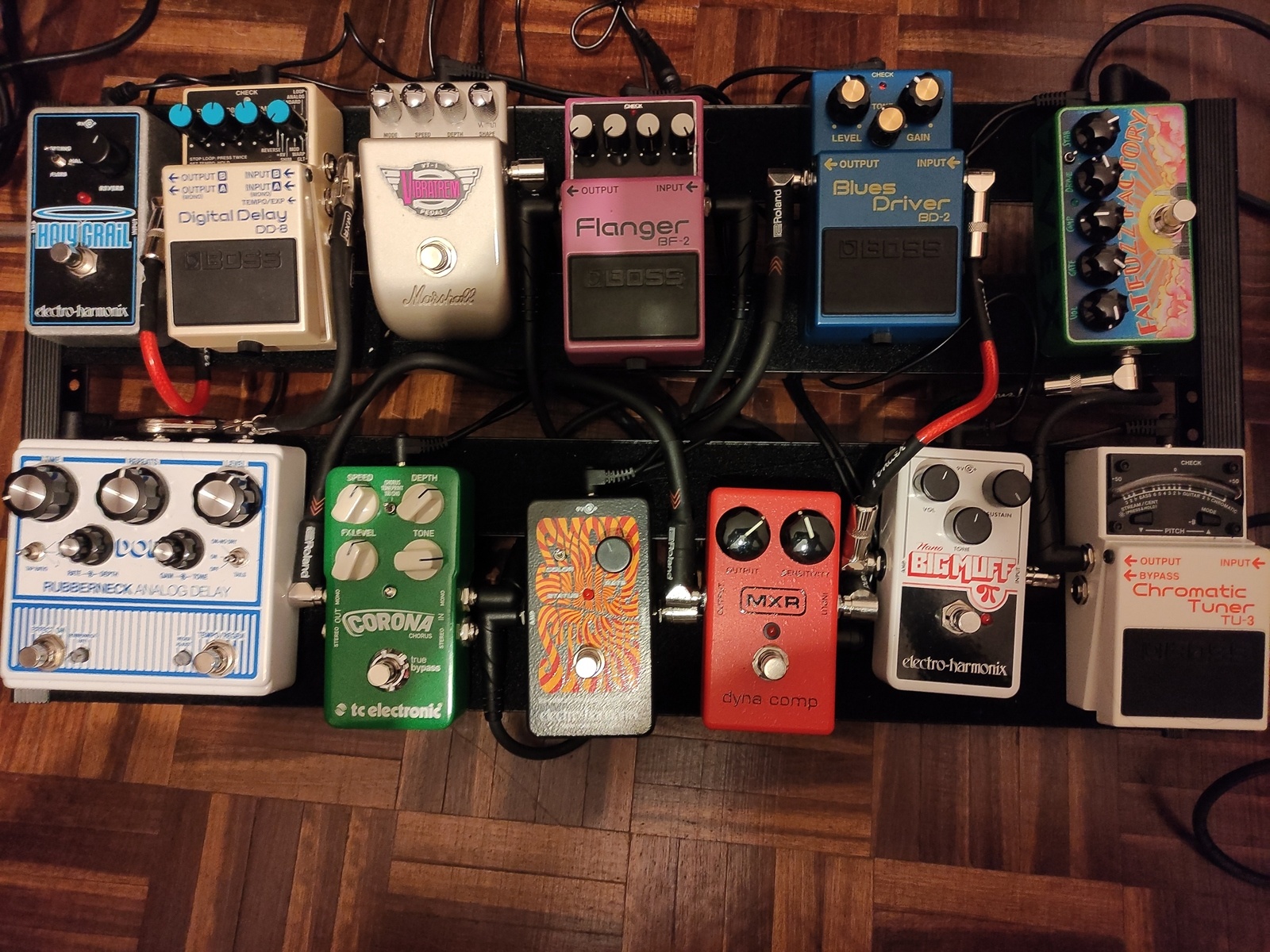 Boss Pedalboard by federico_texeira featuring TC Electronic Corona Chorus, MXR M102 Dyna Comp, and Electro-Harmonix Nano Big Muff Pi and 6 more pieces of gear