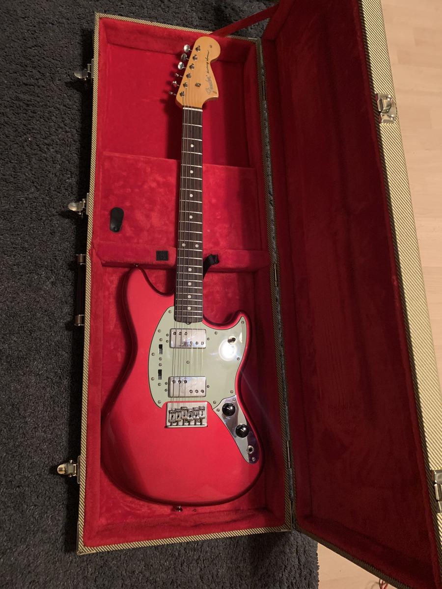 Music Gear Setup by marimoball featuring Fender Mustang Electric Guitar and Fender Shawbucker Humbucker Pickups