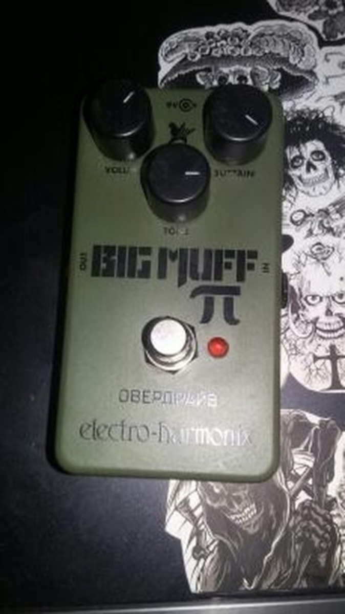 Metal Pedalboard by h1grave featuring Electro-Harmonix Green Russian Big Muff Reissue