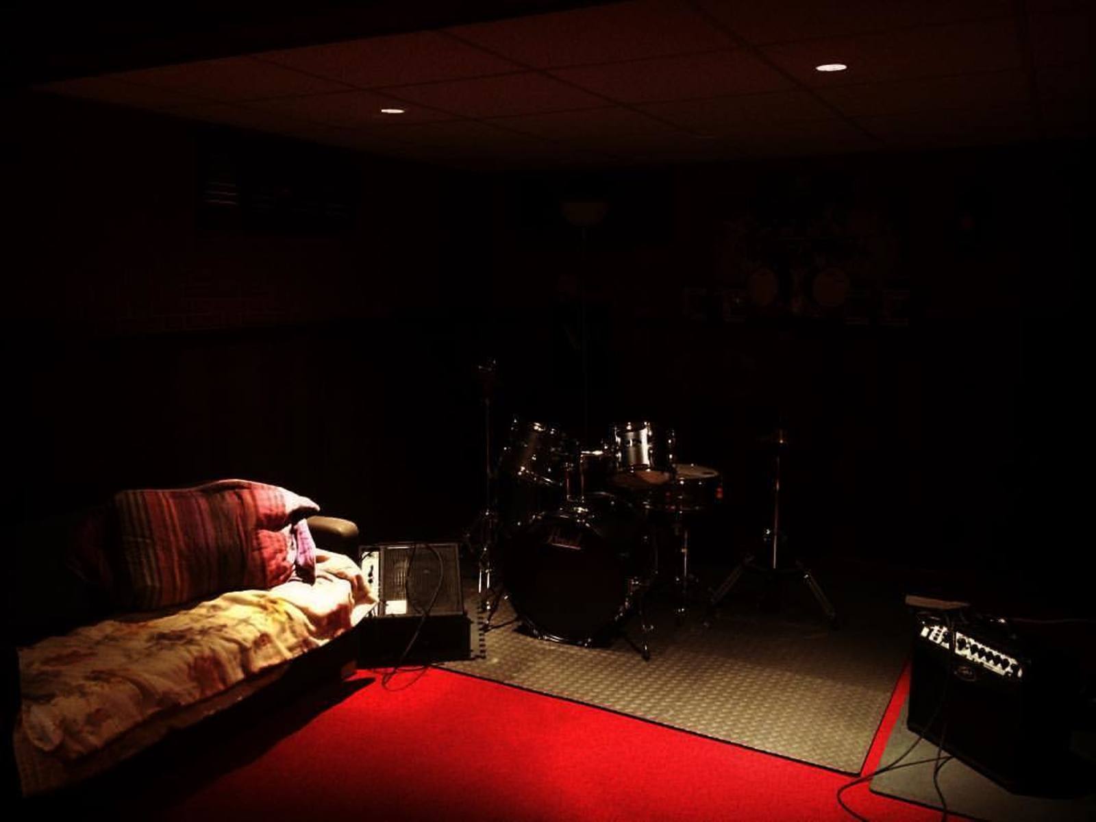 Drum Kit by yuanmondragon featuring Pearl Roadshow RS525SC/C 5-piece Complete Drum Set with Cymbals, Peavey Vypyr VIP 1, and Ampeg BA108V2 and 2 more pieces of gear