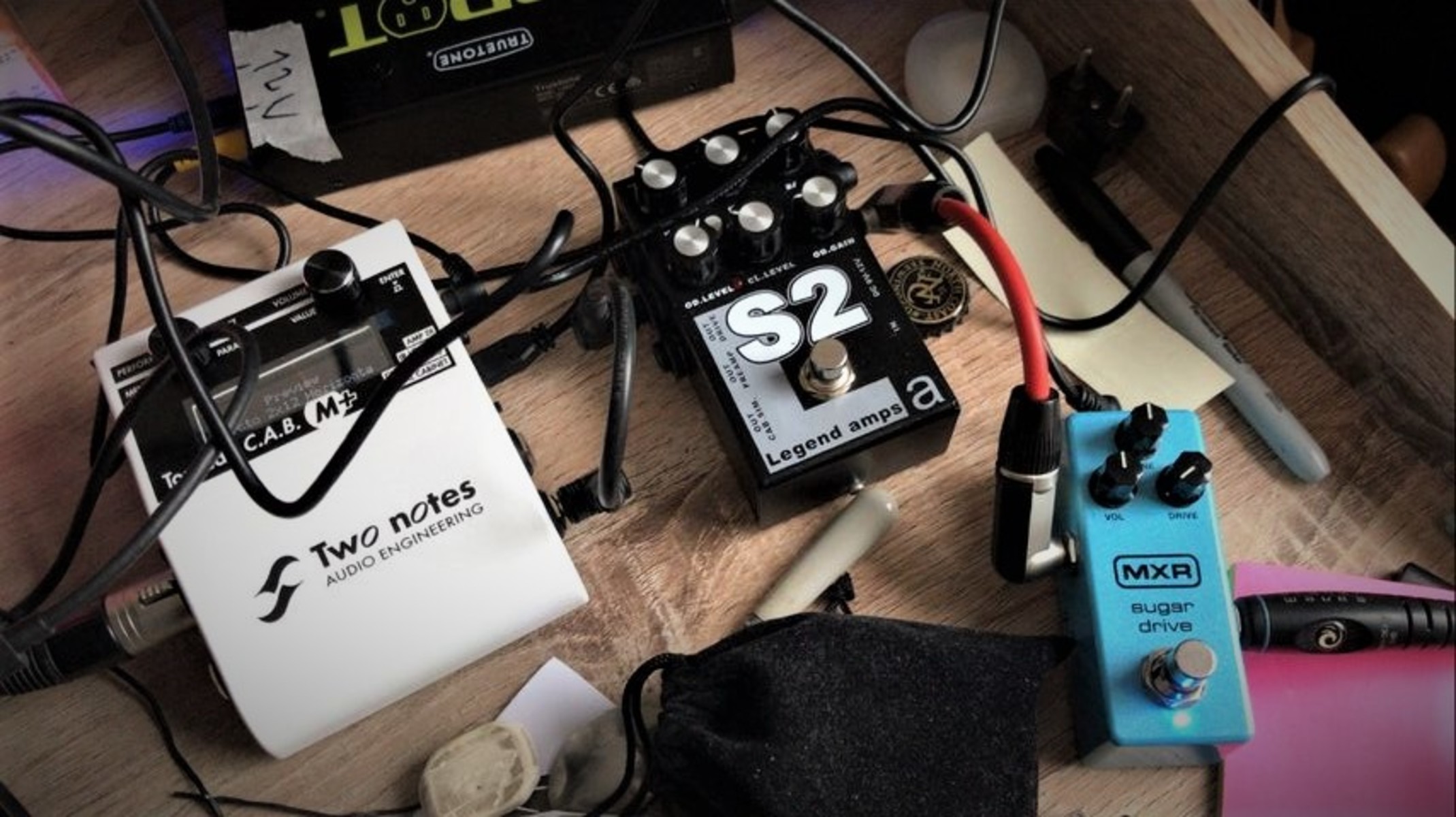 Metal Studio Setup by cristian_aroca featuring MXR M294 Sugar Drive, AMT Electronics Legend Amp Series II S2, and Two Notes Torpedo C.A.B. M and 1 more piece of gear