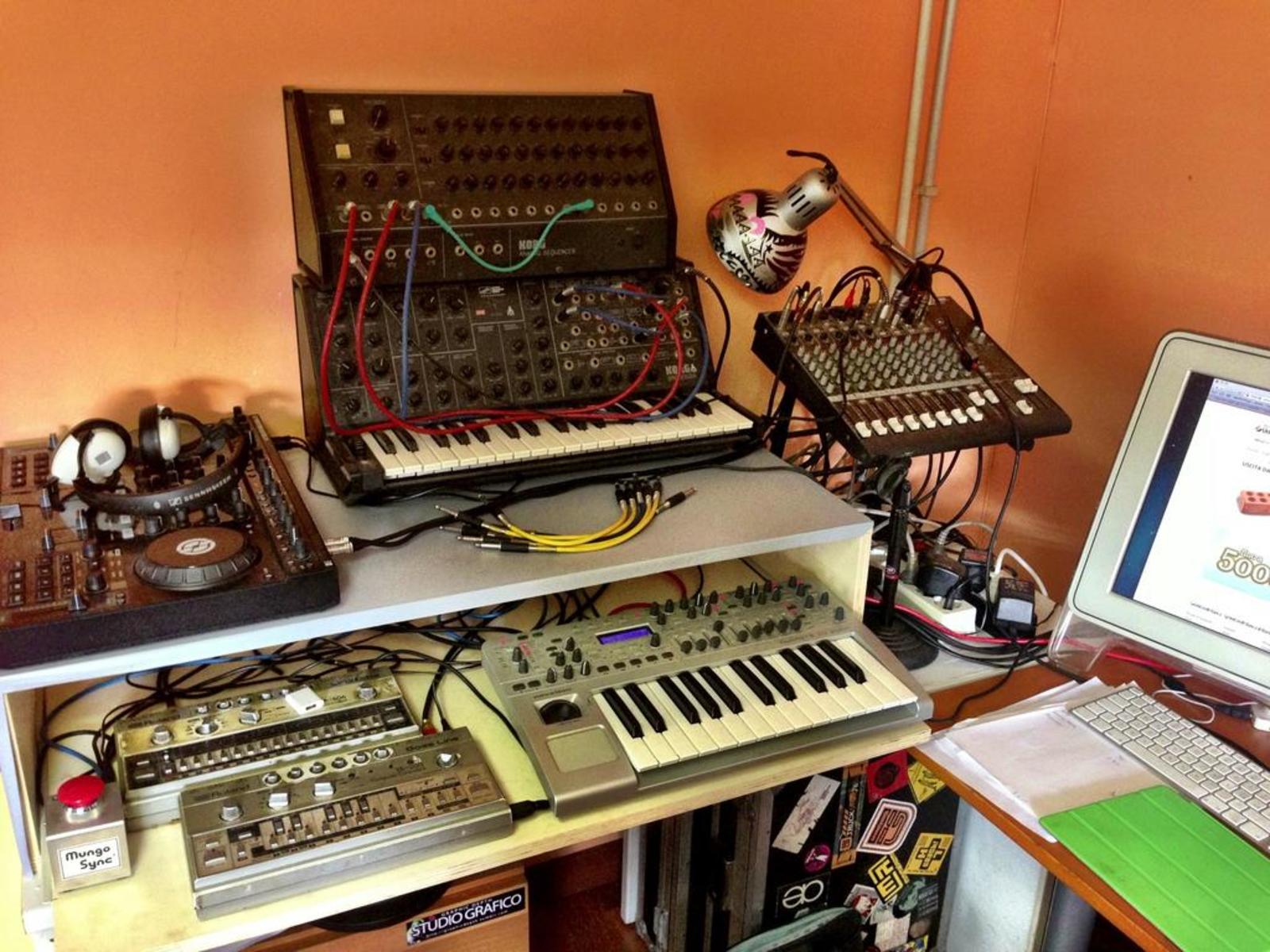 sinapsya's music gear photo