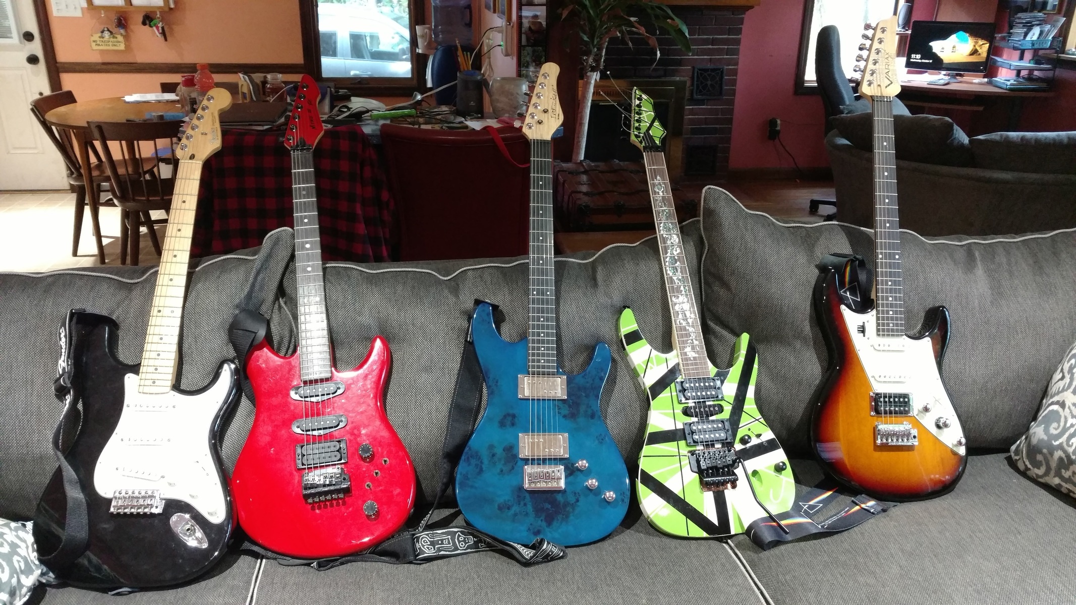 Line 6 Music Gear Setup by jswatson0917 featuring Peavey Nitro III, Fretlight FG-561, and DI Body Style DIY Guitar and 2 more pieces of gear