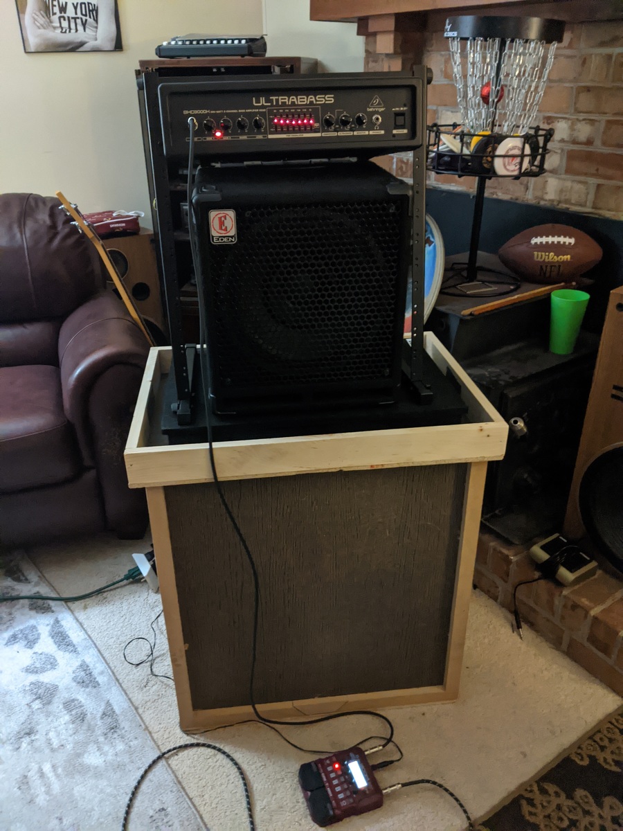 Eden Amplification Amp Rig by bigebassrva featuring Behringer UltraBass BXD3000H and Eden Amplification EX-112
