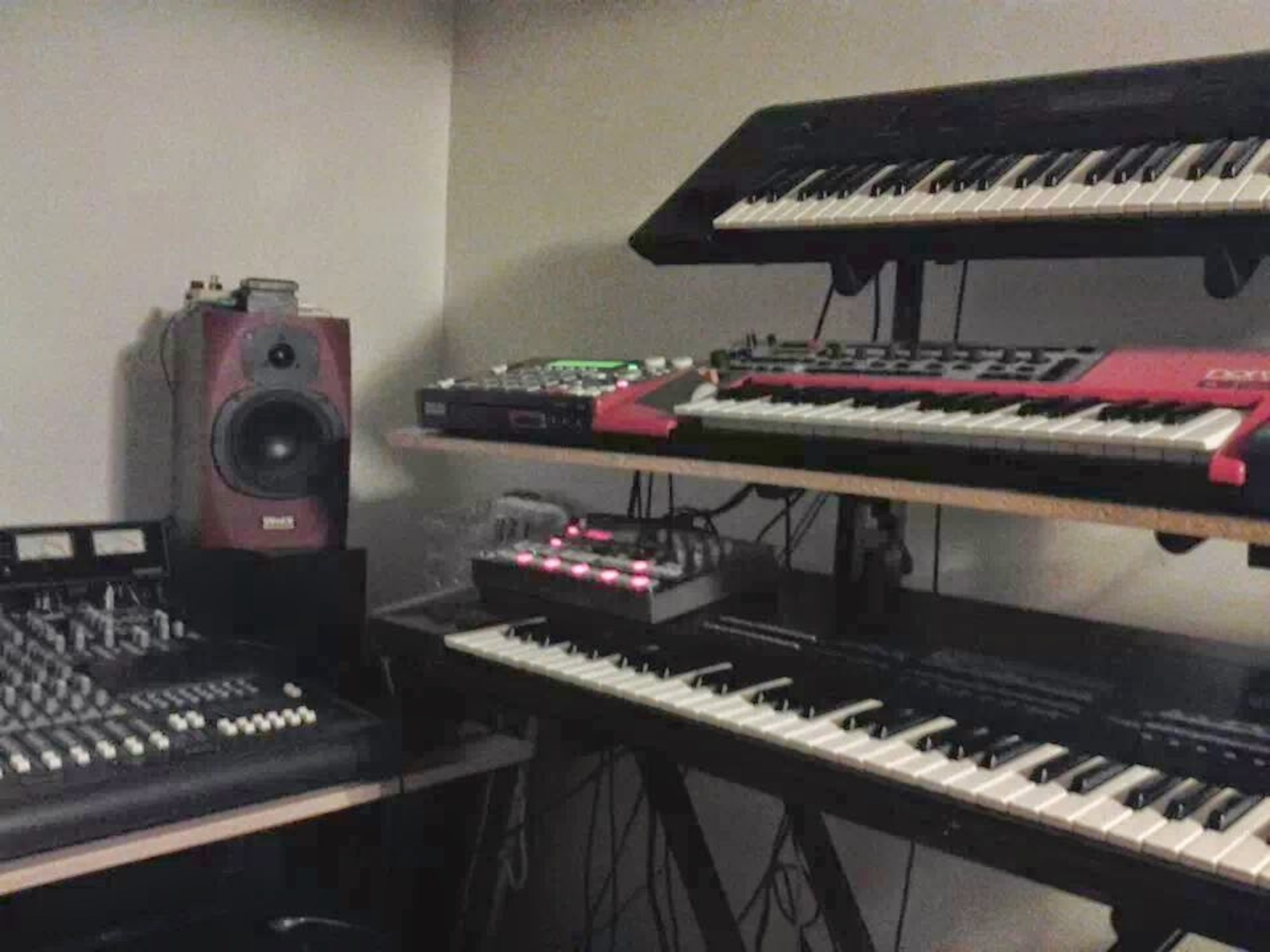 Electronic Synth Setup by theweekendwarrior featuring MXR M104 Distortion+, Clavia Nord Modular G2 Synthesizer, and Korg Electribe ES-1 MKII and 5 more pieces of gear