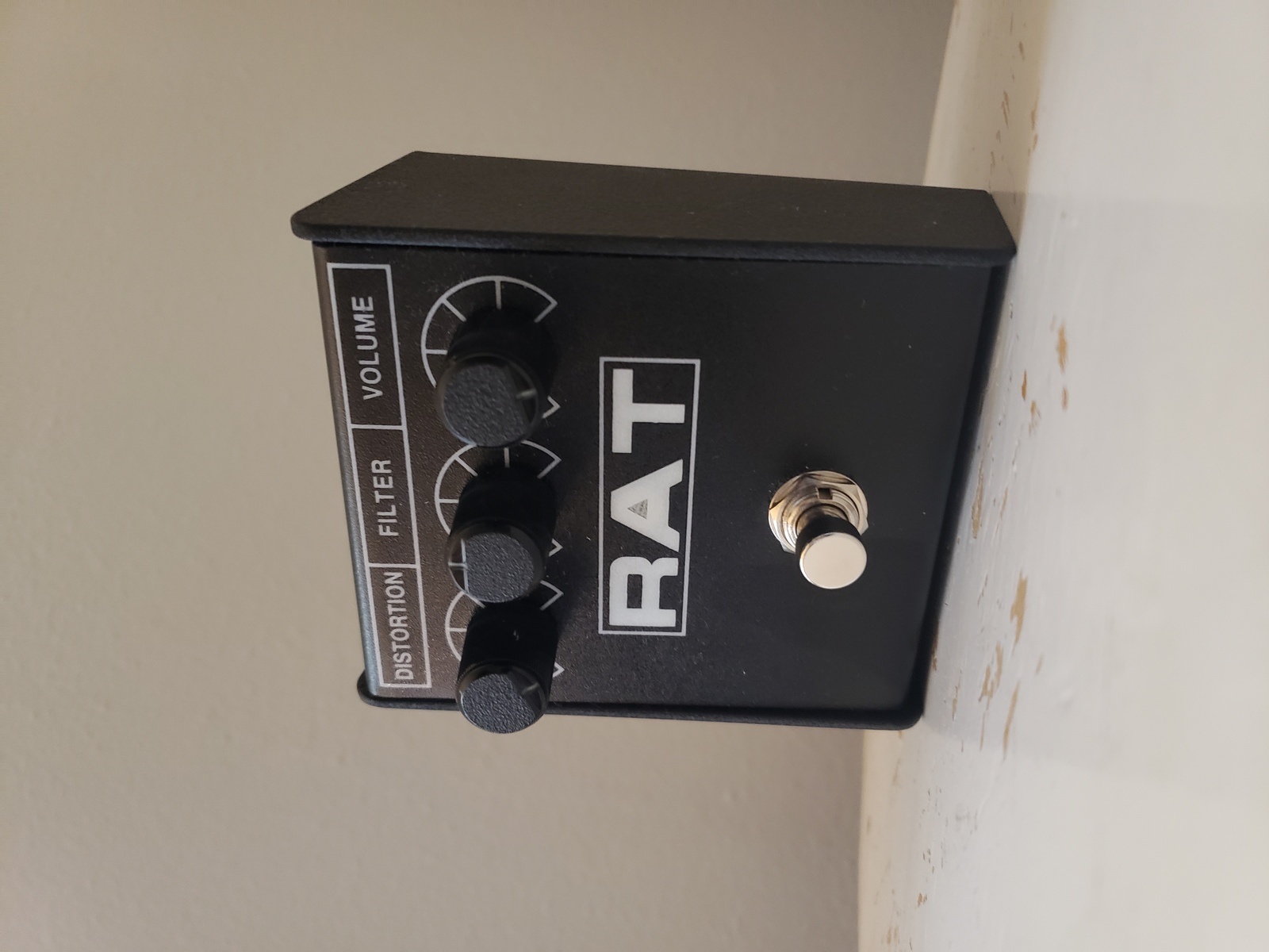 Pedalboard by arb featuring Pro Co RAT 2
