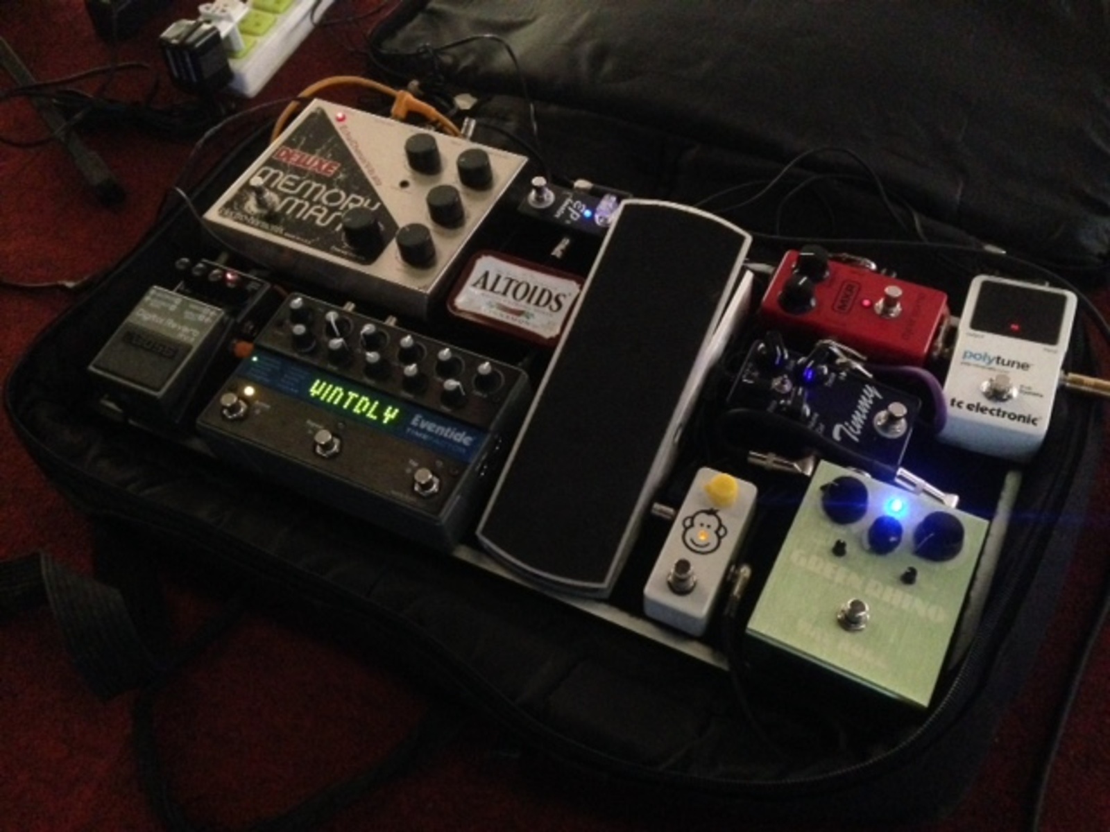 Music Gear Setup by novaes07 featuring Eventide TimeFactor Twin Delay, Electro-Harmonix XO Deluxe Memory Man, and MXR M102 Dyna Comp and 2 more pieces of gear