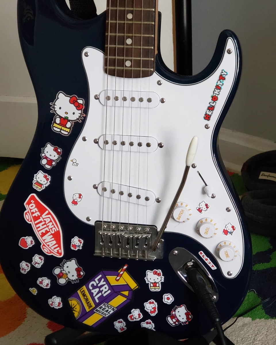 Music Gear Setup by arb featuring Silvertone Stratocaster