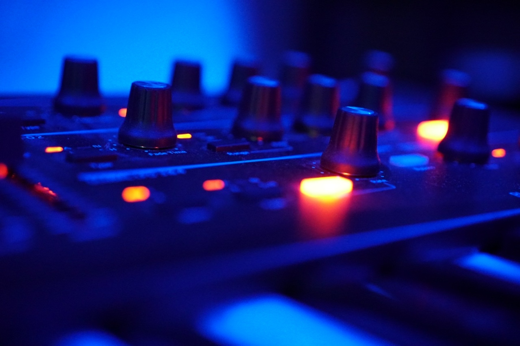 Music Gear Setup by bassic featuring Novation Summit
