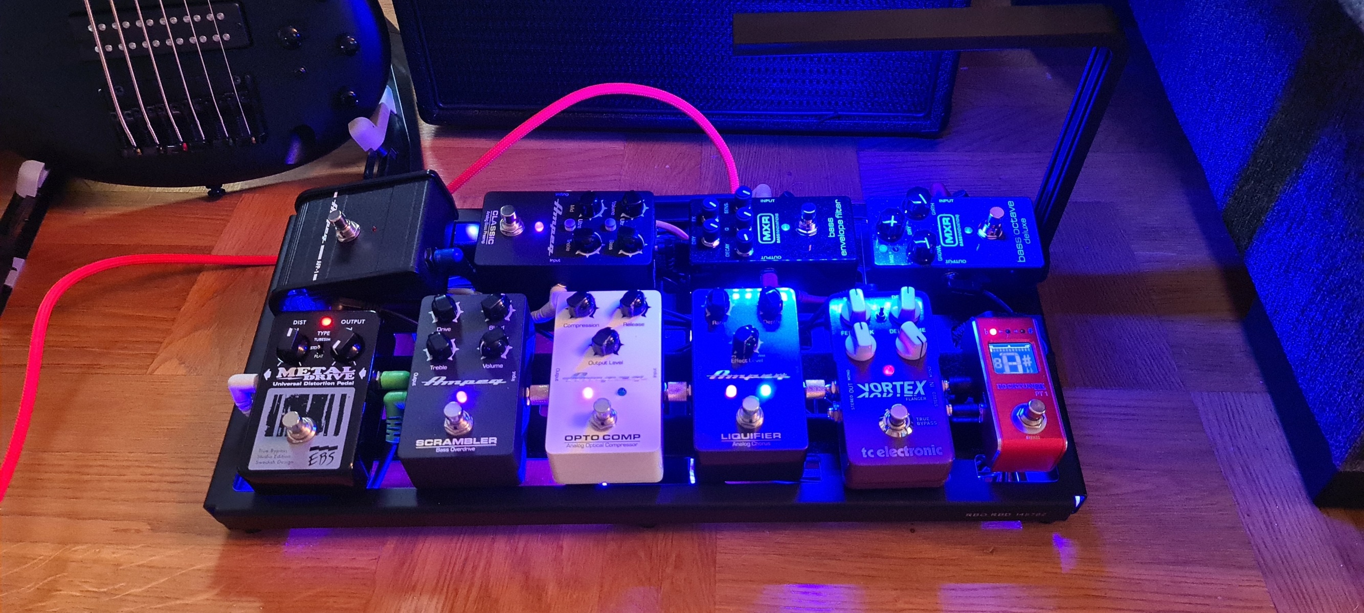 Metal Pedalboard by peter_odenudd featuring Ampeg Opto Comp, Ampeg Scrambler Bass Overdrive Pedal, and TC Electronic Vortex Flanger