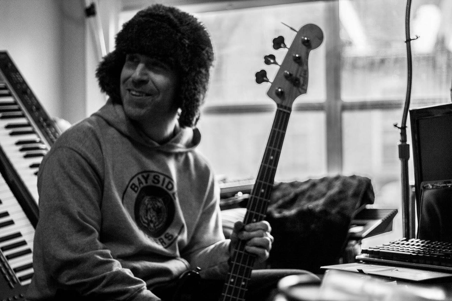 Music Gear Setup by themnotyou featuring Fender Jazz Bass