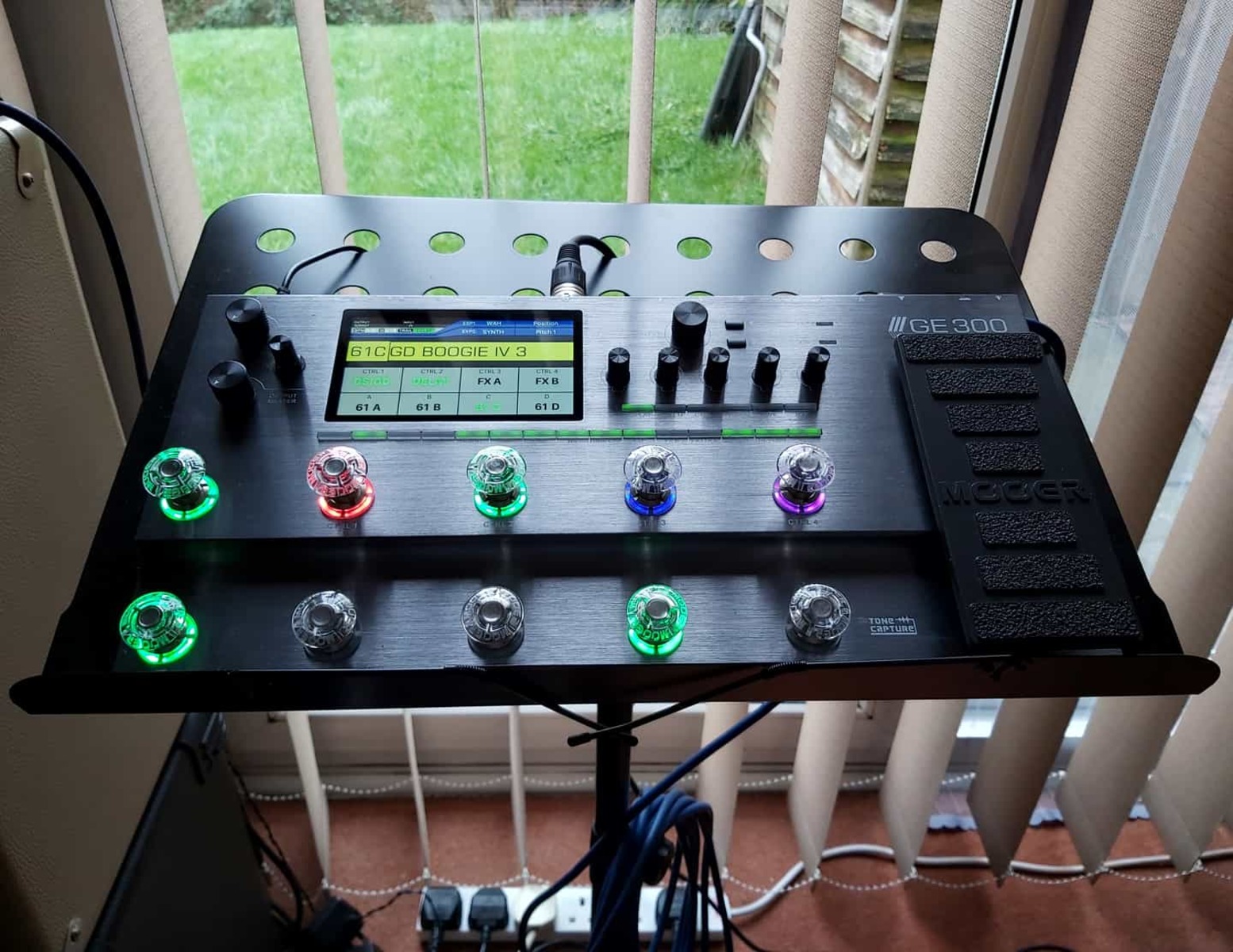 Pedalboard by lloydys featuring Mooer GE300