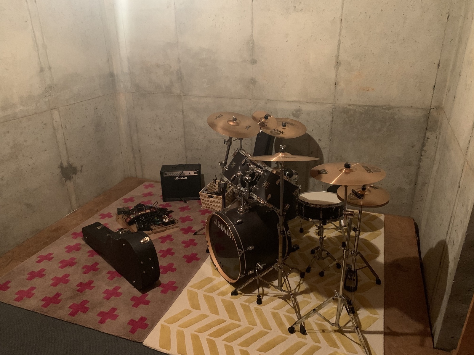 Marshall Drum Kit by tjl28 featuring Sonor Force 2003 and Marshall MG30CFX