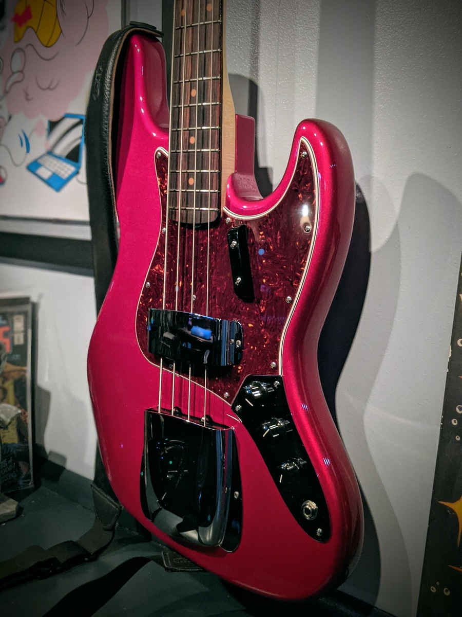 Music Gear Setup by rainydayloops featuring 1960 Fender Jazz Bass