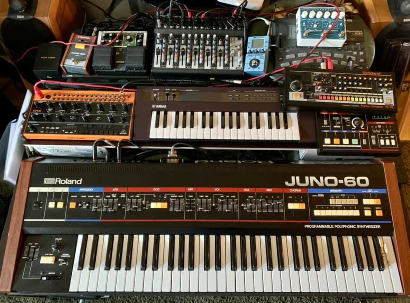 Electronic Synth Setup by 3ipol featuring Roland Juno-60, Yamaha Reface DX, and Behringer Crave and 3 more pieces of gear
