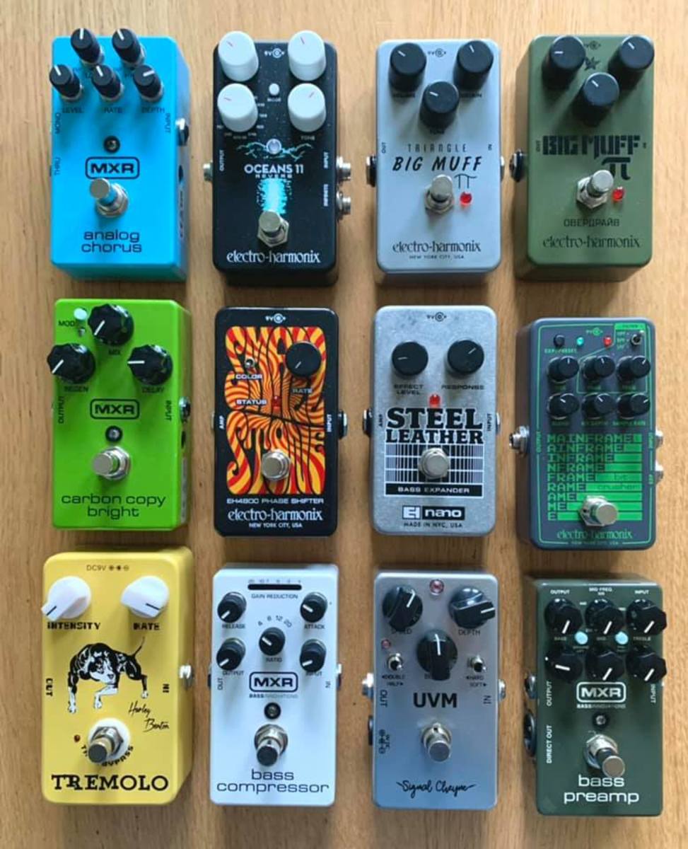 Electro-Harmonix Pedalboard by 3ipol featuring MXR M234 Analog Chorus, Electro-Harmonix Oceans 11, and MXR Carbon Copy Bright Analog Delay and 5 more pieces of gear