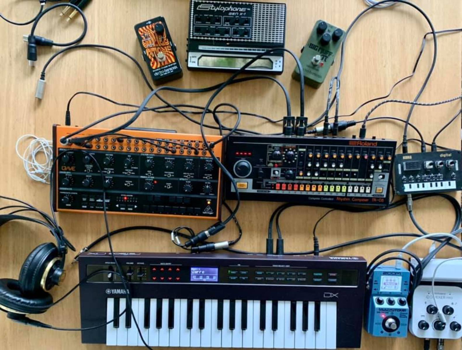 Electronic Synth Setup by 3ipol featuring Yamaha Reface DX, Behringer Crave, and Roland Boutique TR-08 Rhythm Composer and 1 more piece of gear