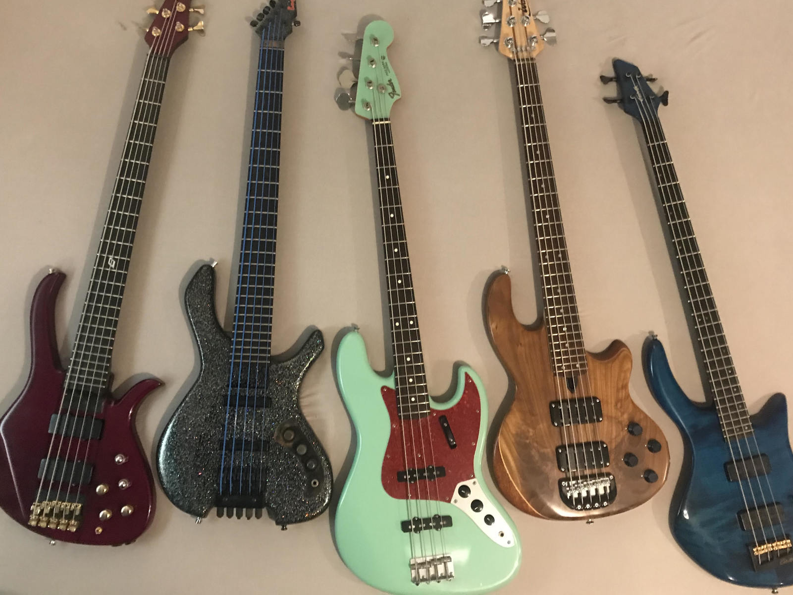 Music Gear Setup by shahar_levy featuring Peavey B-Quad 5, Bogart 5-String Bass, and Fender Jazz Bass and 2 more pieces of gear