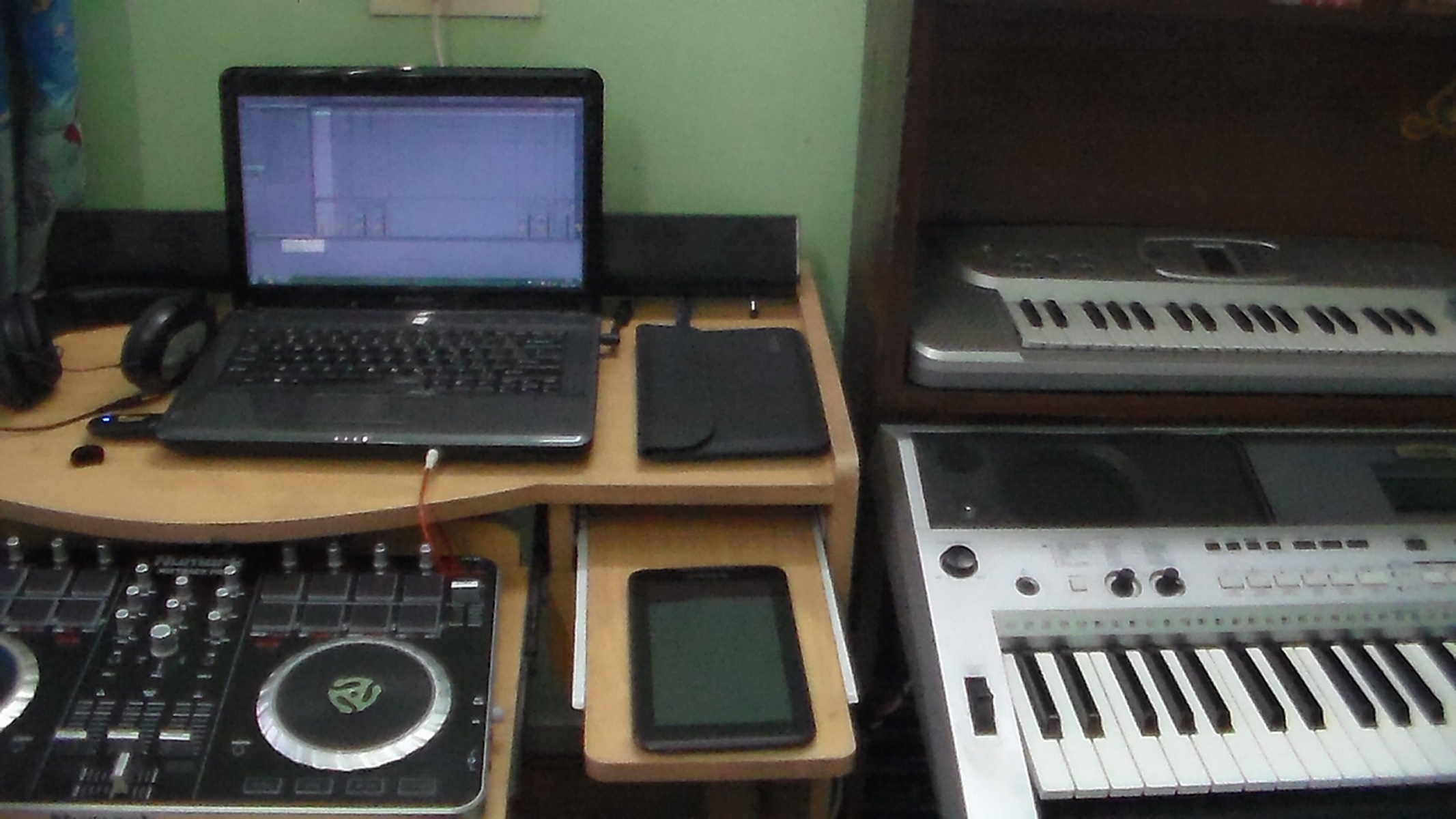 zyro's music gear photo