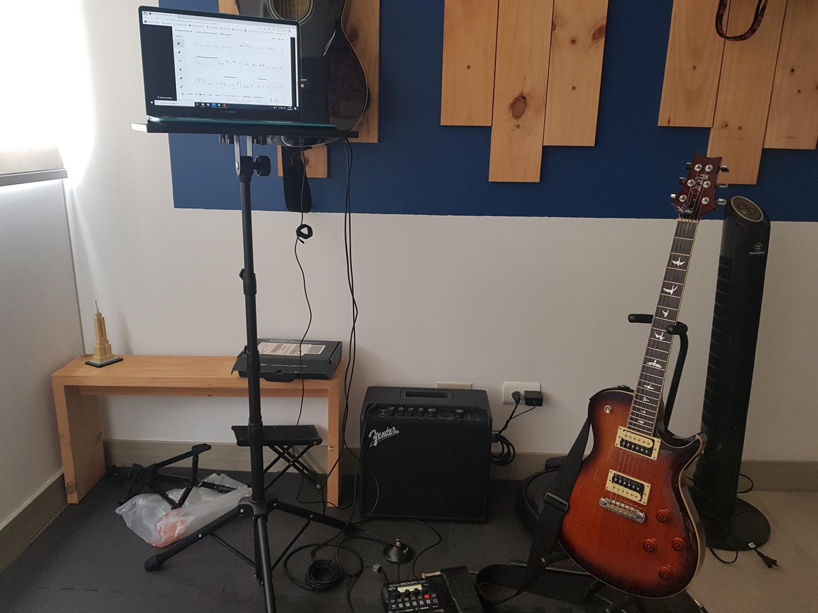 Metal Pedalboard by jfgirald featuring PRS SE 245, Zoom G1X Four, and Fender Mustang LT25 25W