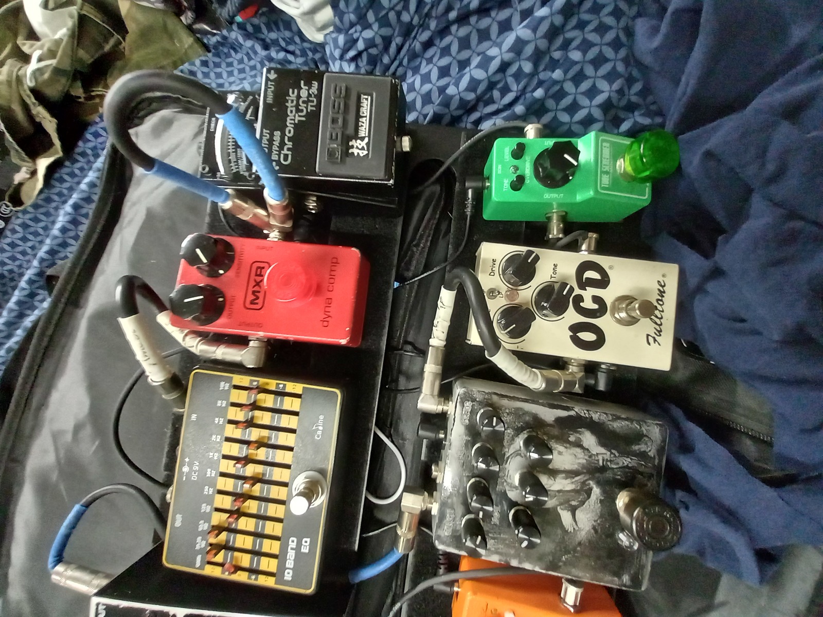 Music Gear Setup by darkmarc featuring Caline, CP-24 10-Band EQ Pedal, MXR Phase 95, and MXR M102 Dyna Comp and 3 more pieces of gear