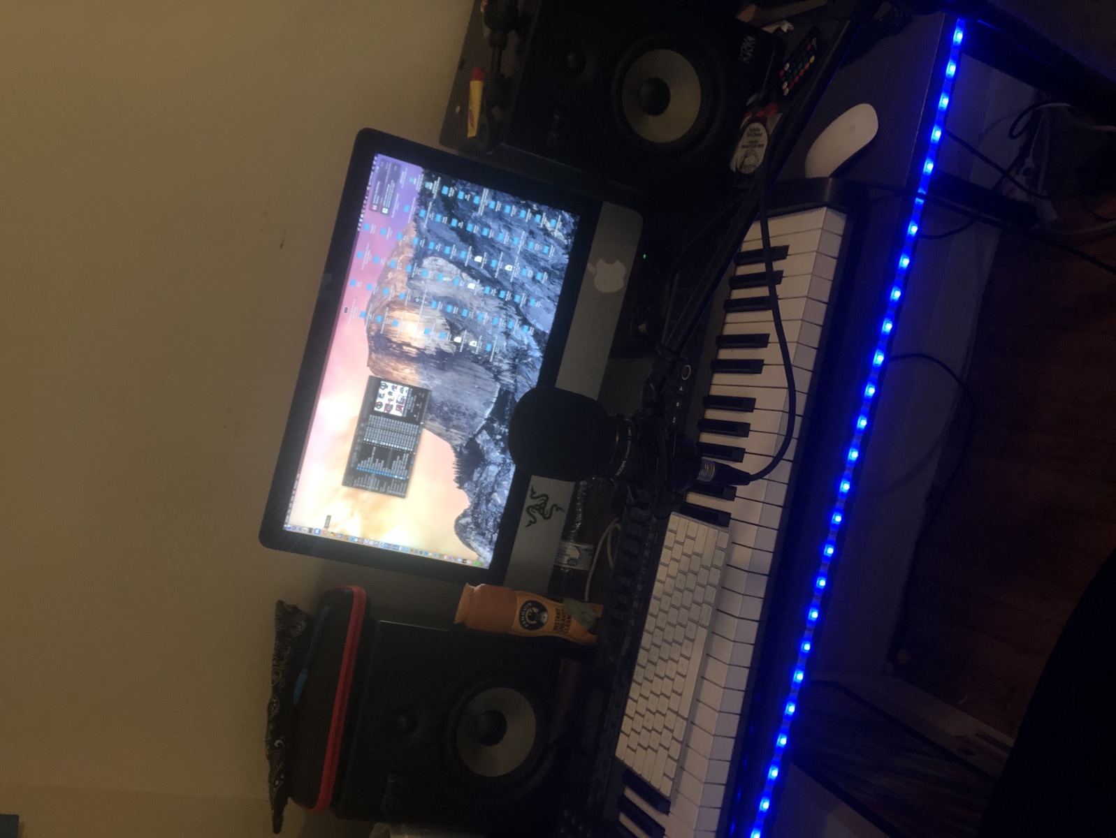 Electronic Studio Setup by suxen featuring Apple 21.5" Retina 4K iMac, M-Audio Axiom 49 MK1, and Apple Magic Keyboard and 4 more pieces of gear