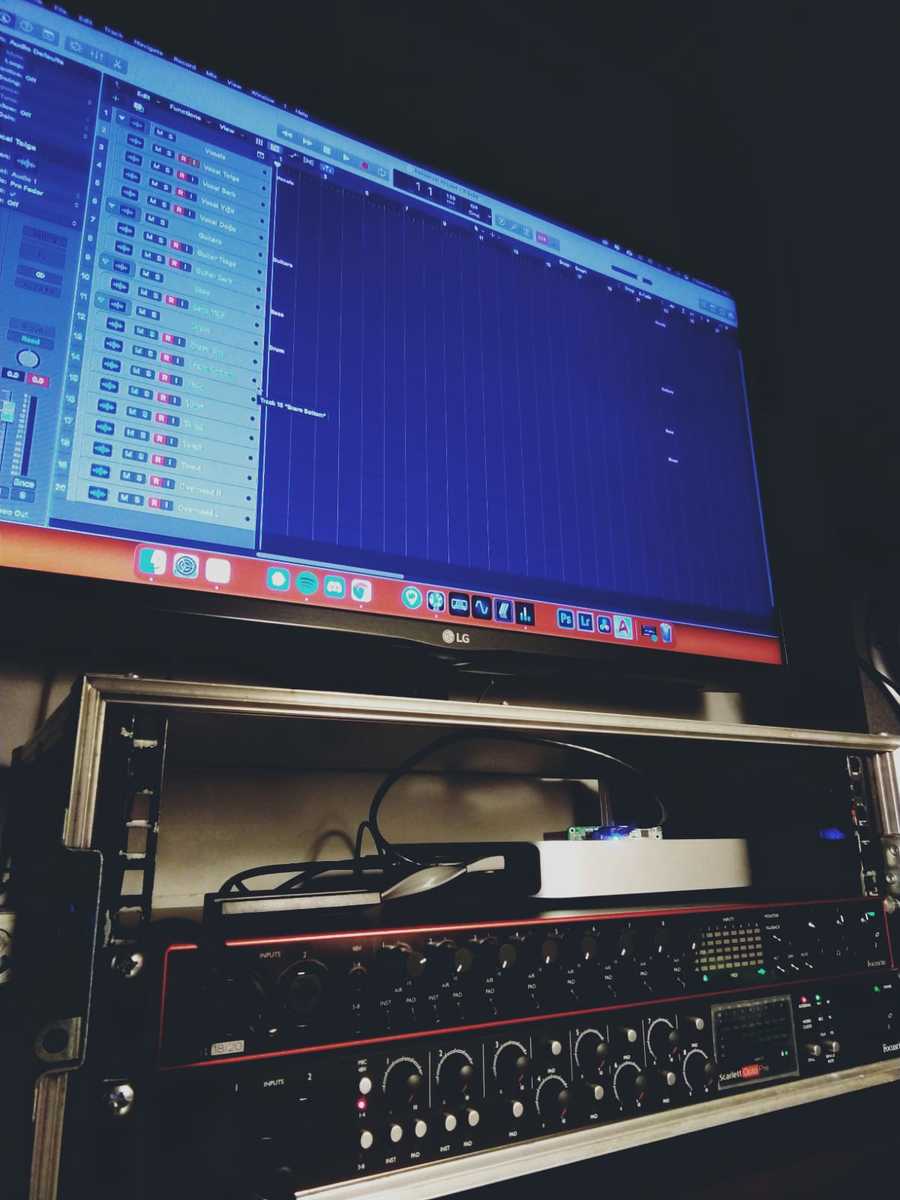 Studio Setup by tolgasert featuring Focusrite Scarlett OctoPre and Focusrite Scarlett 18i20 (3rd gen)