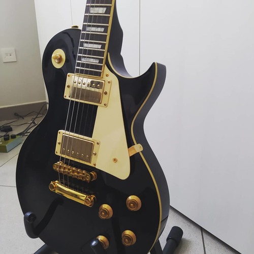 Photo of Vintage Les Paul V100 in a guitar