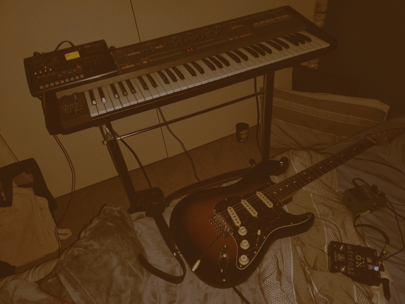Electronic Synth Setup by kajadi featuring Caroline Guitar Company Météore Lo-Fi Reverb, Roland Juno-106, and Boss BD-2 Blues Driver and 1 more piece of gear