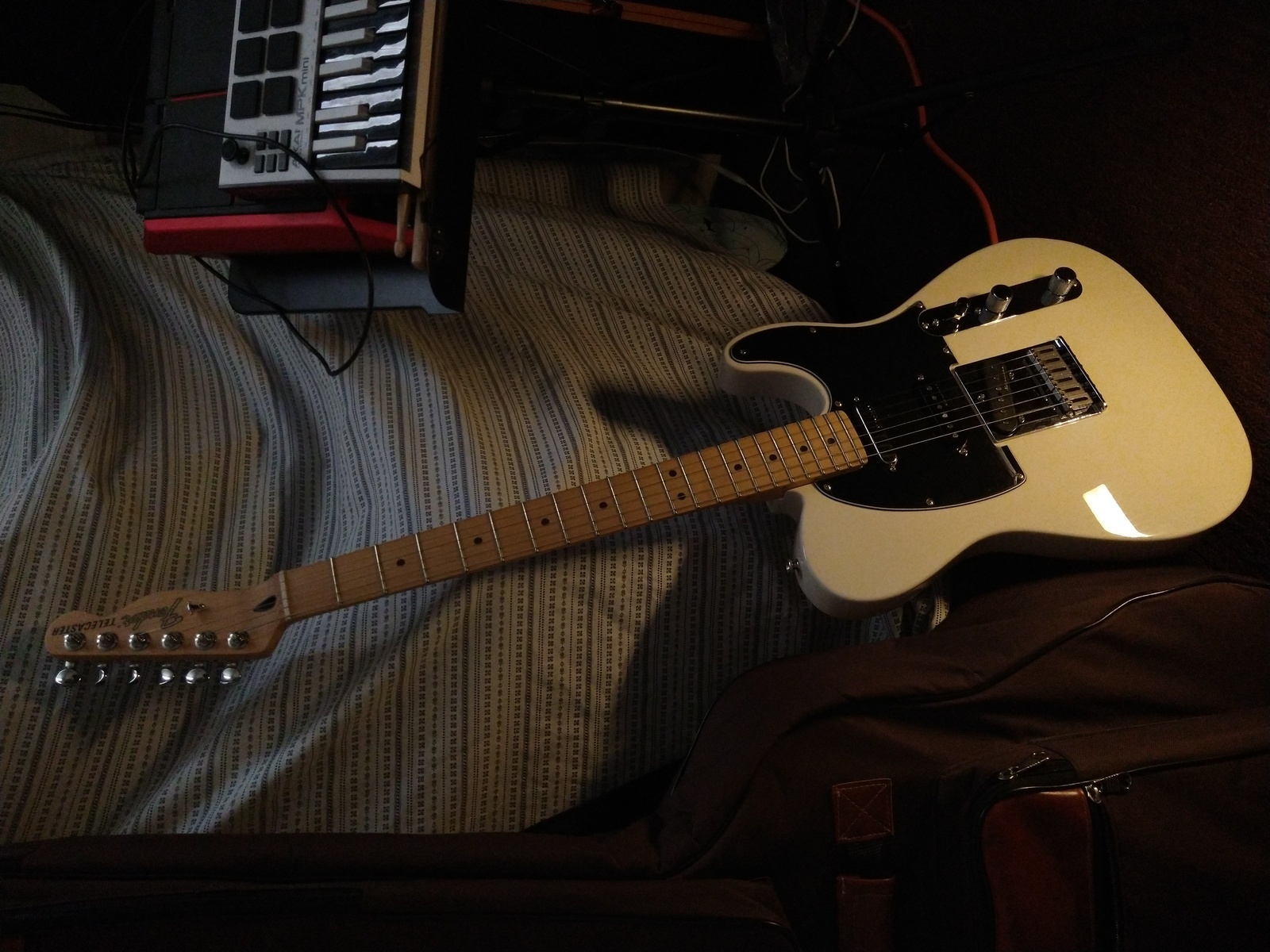 Studio Setup by targo featuring Fender Deluxe Nashville Telecaster Maple Fingerboard