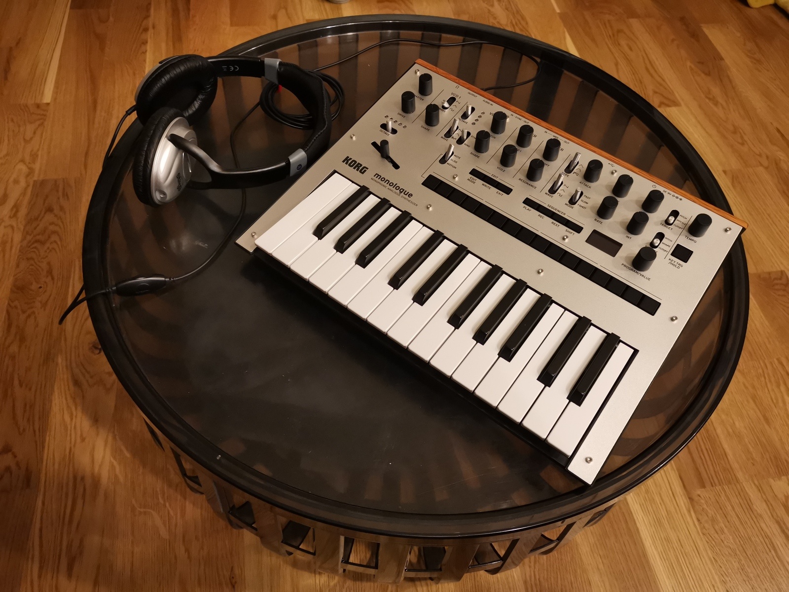 Electronic Synth Setup by telantas featuring Korg Monologue Silver