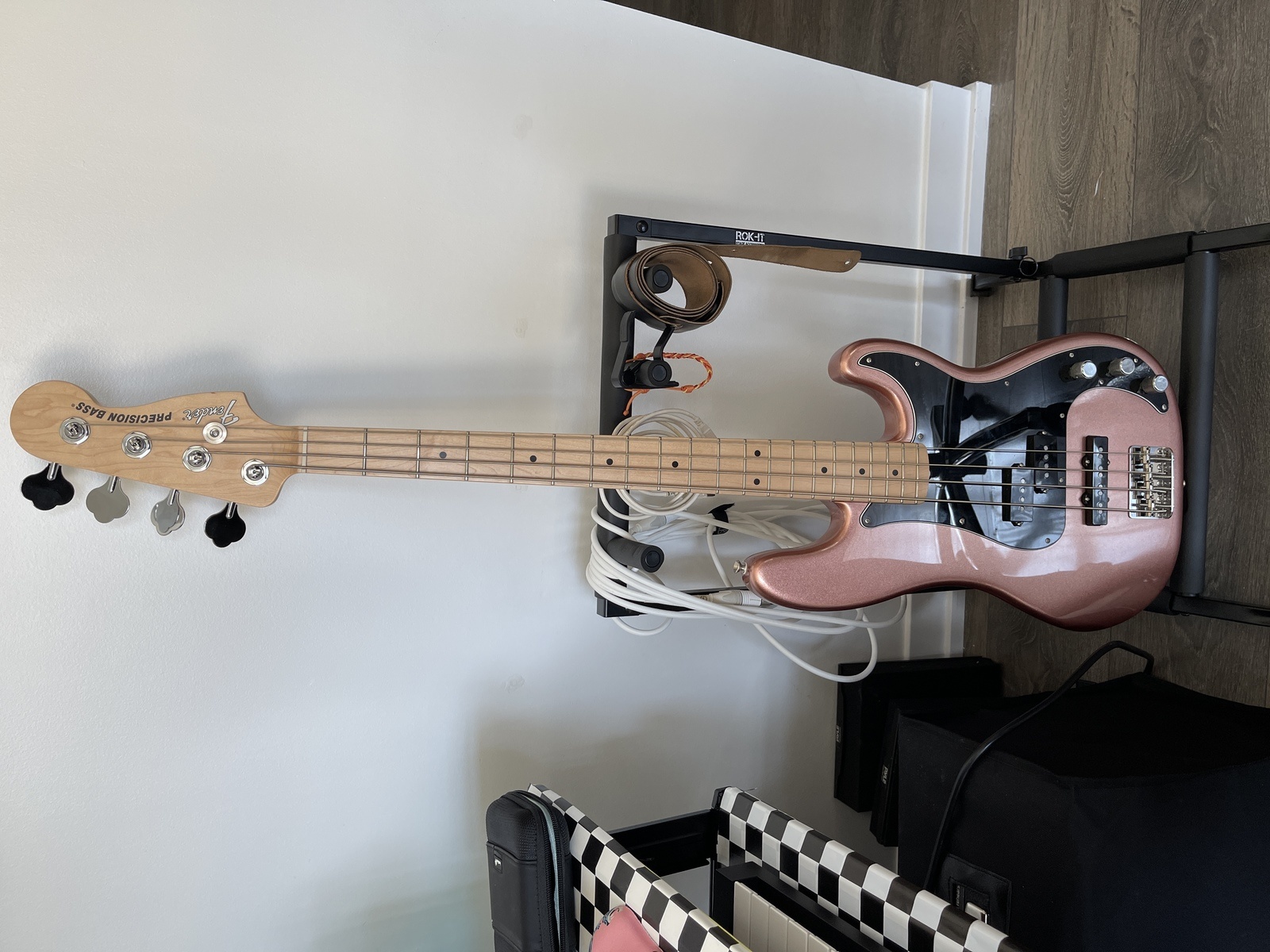Music Gear Setup by mwuthrich featuring Fender American Performer Precision Bass