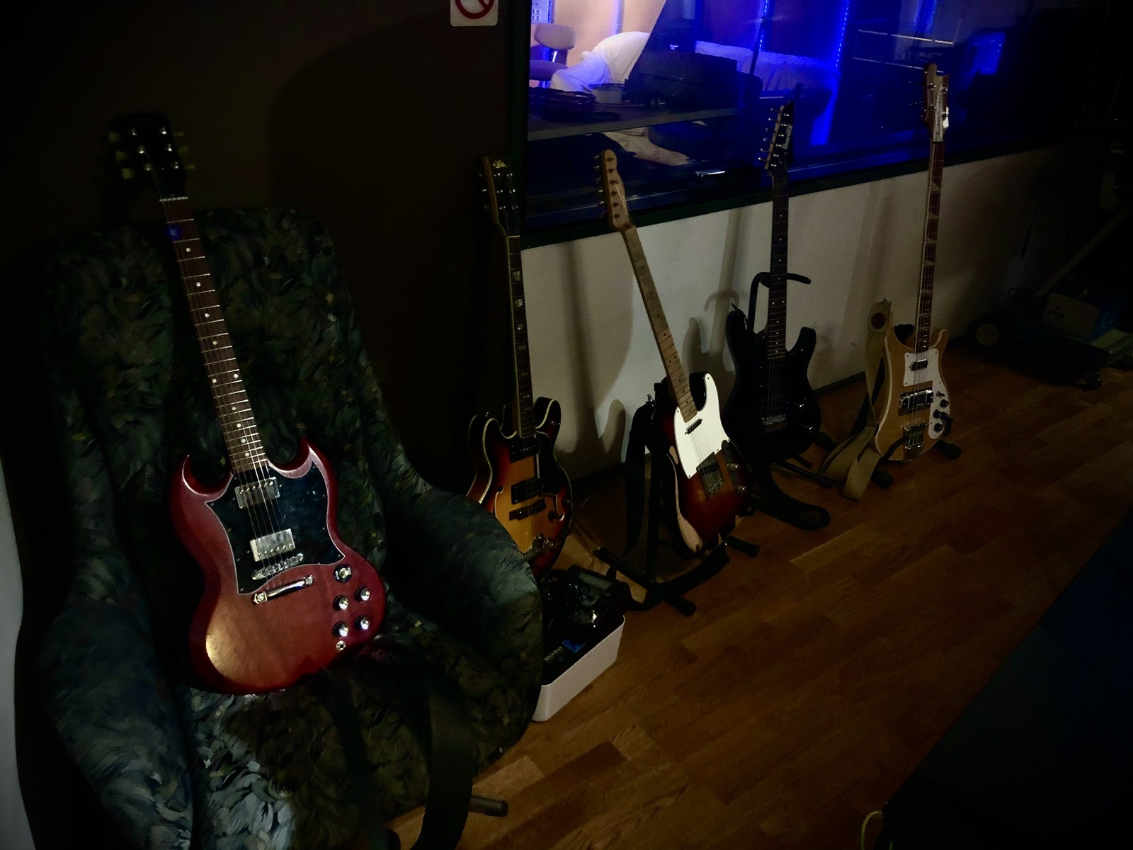 Country Studio Setup by nikkiangelus featuring 2016 Gibson SG Faded Series T, Aria 5102T, and Fender Telecaster and 2 more pieces of gear