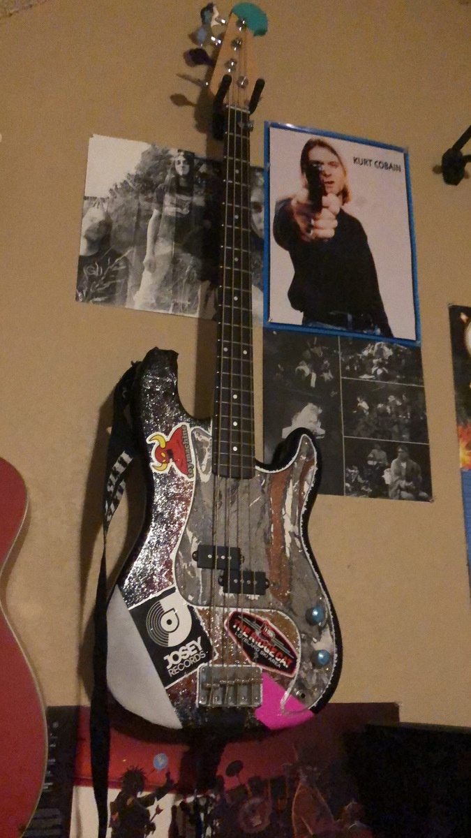 Music Gear Setup by kadenkc3 featuring Unbranded Bass Guitar