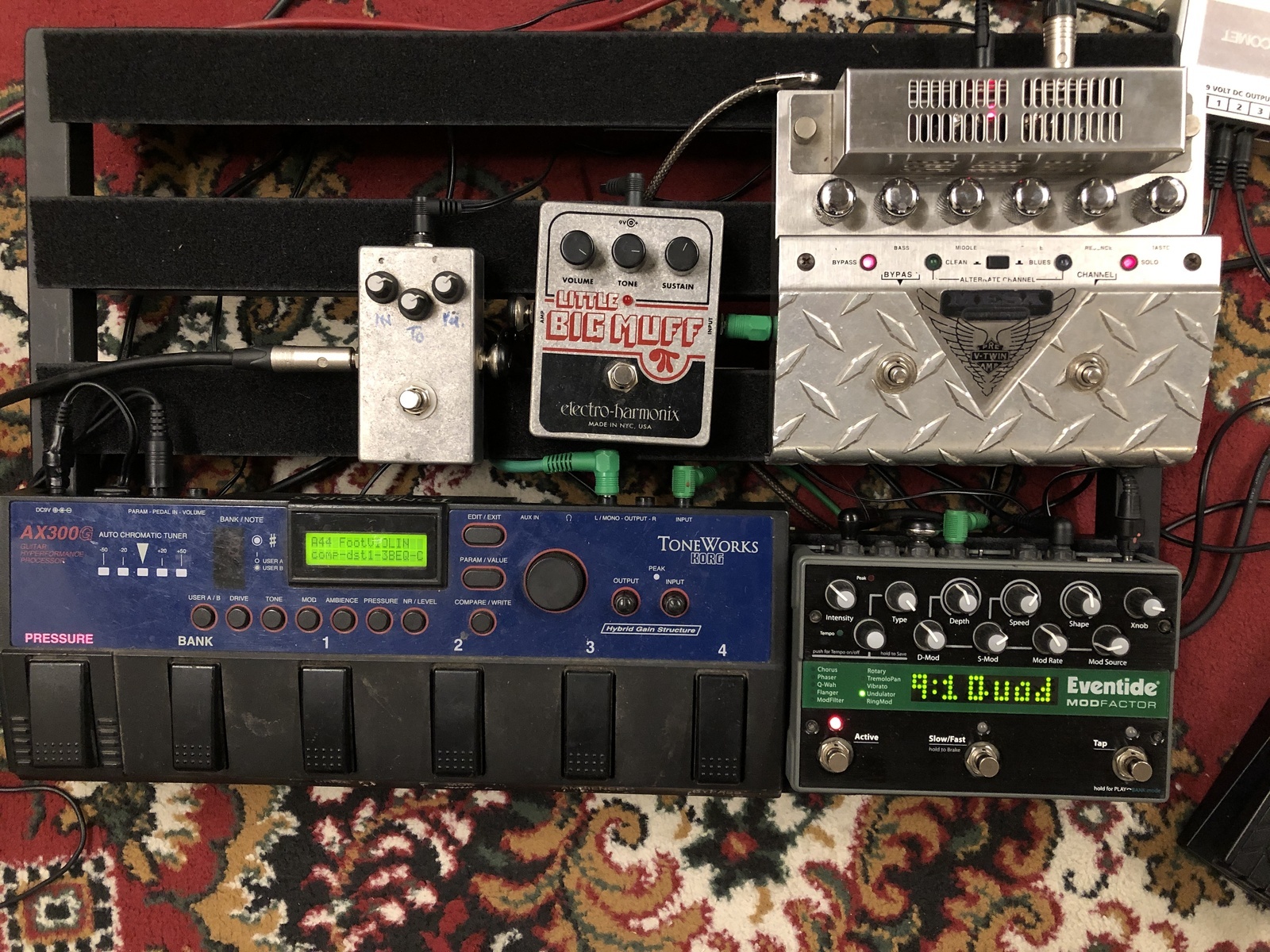 Pedalboard by frente777 featuring Eventide ModFactor, Mesa/Boogie V-Twin, and Electro-Harmonix Little Big Muff Pi and 1 more piece of gear