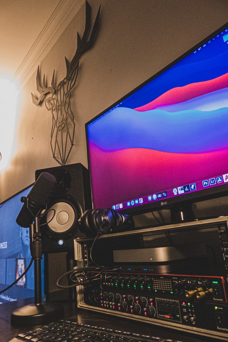 Electronic Studio Setup by tolgasert featuring Shure SM7B, Focusrite Scarlett 18i20 (3rd gen), and Focusrite Scarlett OctoPre and 2 more pieces of gear