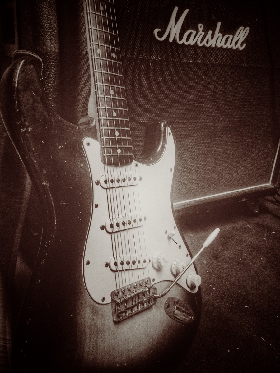 Metal Studio Setup by stephsheehy featuring Fender 1963 Stratocaster and Marshall 1960A 4x12'' Cabinet