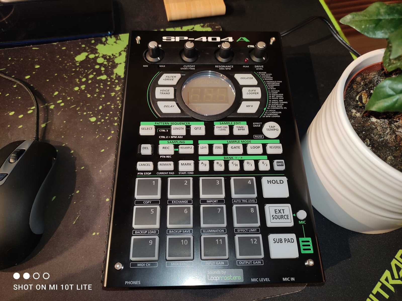 Hip Hop Music Gear Setup by danielfaradayofficial featuring Roland SP-404A
