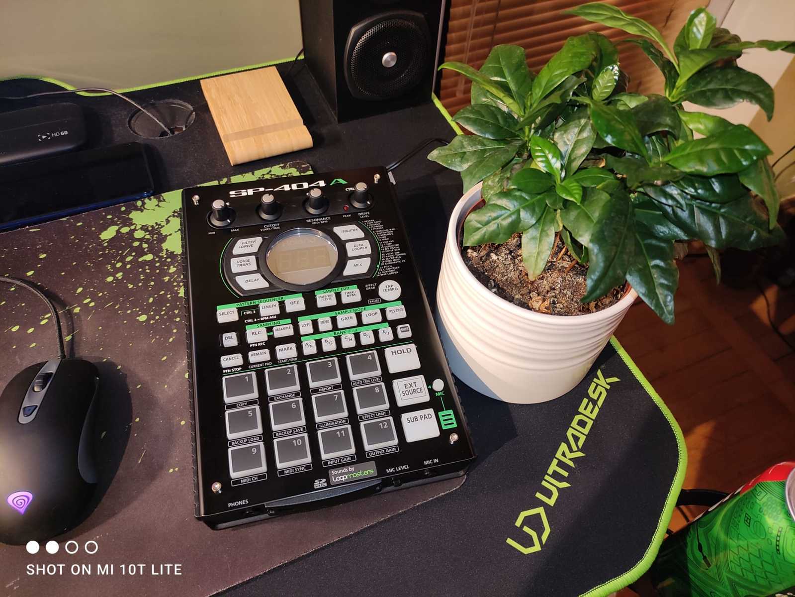 Hip Hop Music Gear Setup by danielfaradayofficial featuring Roland SP-404A