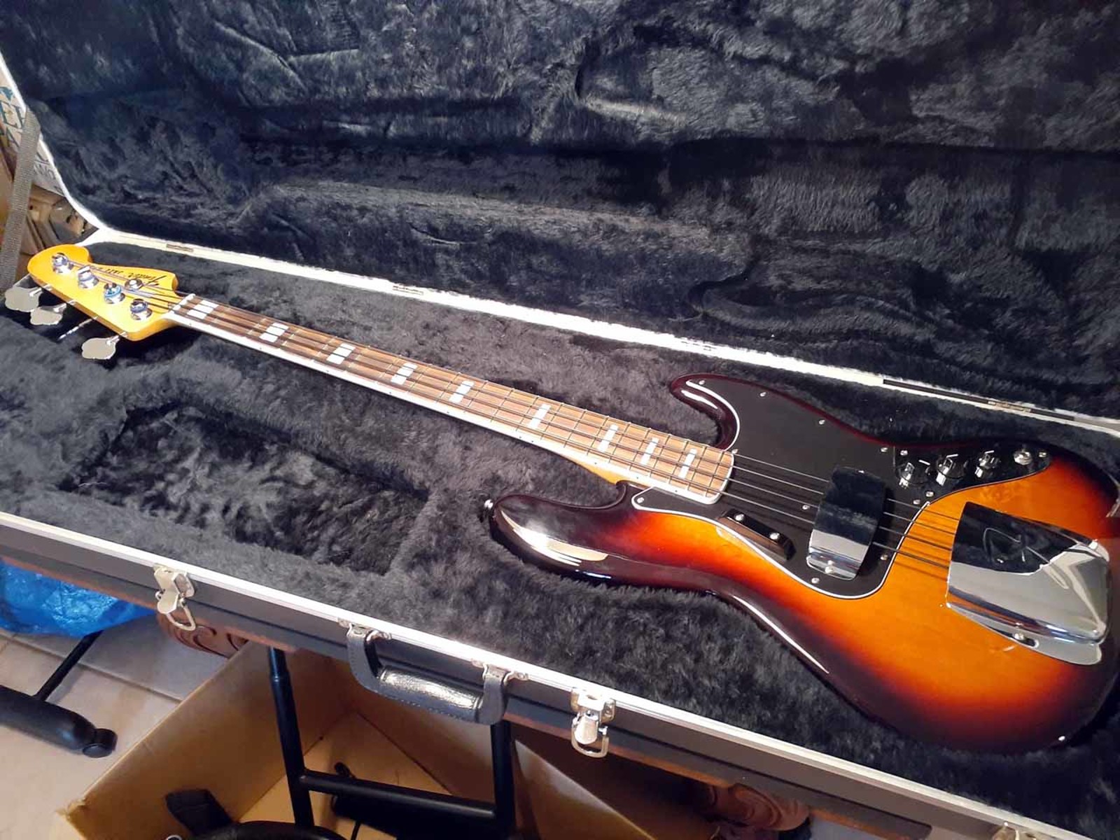 Music Gear Setup by jeremy_crockett featuring Fender Vintera '70s Jazz Bass